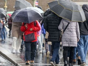 随着气温骤降，英国将在24小时内迎来相当于一个月的降雨量